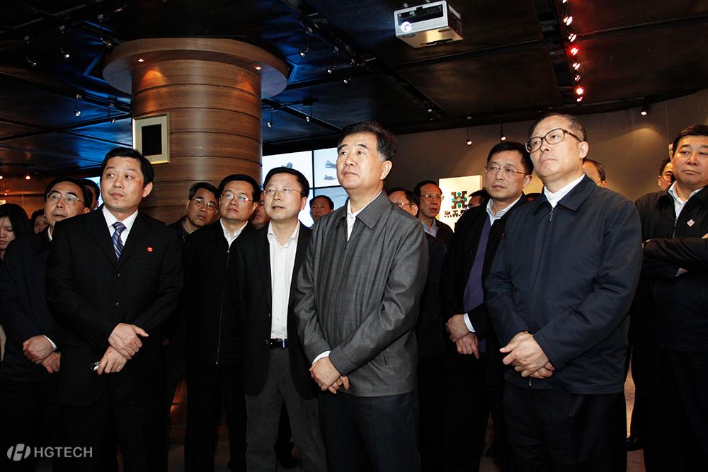 11、2012年4月9日 现任全国政协主席汪洋率团考察乐天使.jpg