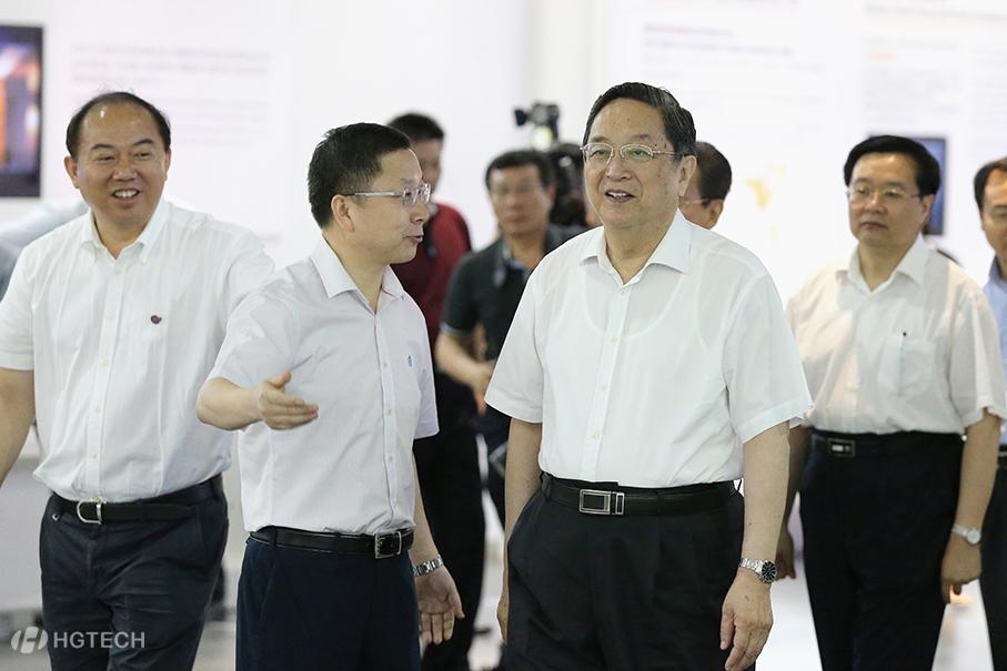 3、2014年06月07日全国政协主席俞正声视察乐天使 .jpg